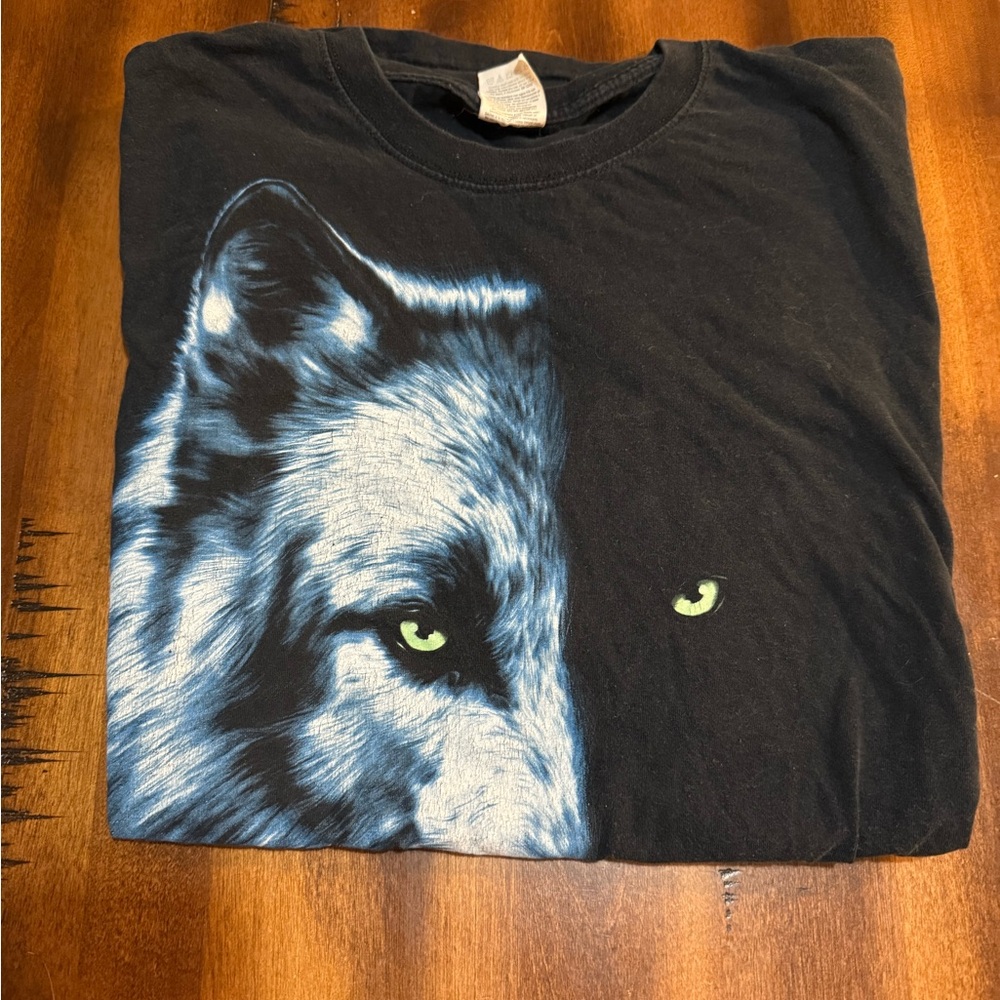 Vintage Wolf Half Face Light and Dark Green Eyes Size XL Shirt